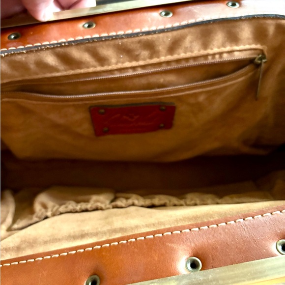 Patricia Nash Ferrara Floral Leather Shoulder Bag with metal clasp - Picture 5 of 16